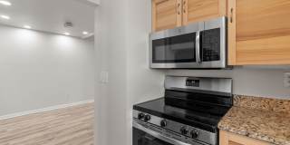 Beachfront 2BR/2BA Condo with Water Views in Norfolk – Water Included Gallery 5