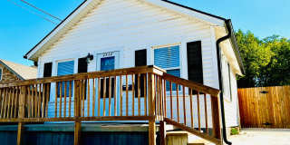 Updated Studio Home in Lyons Park Neighborhood!! Gallery 1