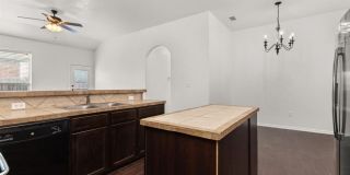 586 Creekside Circle Gallery 8
