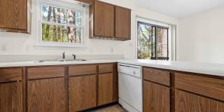 Fully Repainted 2be/1.5ba Duplex With Easy Access To The Highway Gallery 9