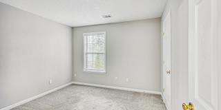 Single-family home in Kennesaw, GA near KSU, Town Center and Woodstock. Gallery 37