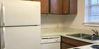 Summerville Townhome with Fully Equipped Kitchen Gallery 7