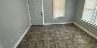 Fully Renovated 2/1 Single Family House Available for Immediate Rent! Gallery 12