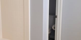 2 Bedroom, 2 Bath with Solar Panels Available Now! Gallery 9