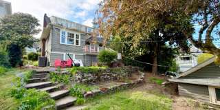 4BR/2BA Near UW with Washer & Dryer Gallery 1