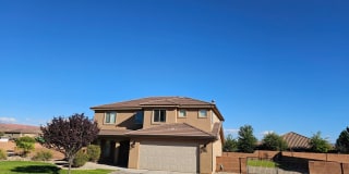 Beautiful 4 Bedroom Home Gallery 1
