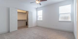 Huge Home in Perfect South Austin Location Gallery 7