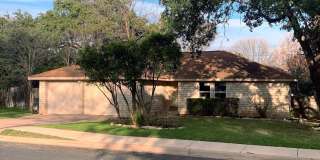 Beautifully Renovated 4/2 One story Georgetown Property. Gallery 23