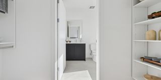 Evani 3223 Wilshire Gallery 41