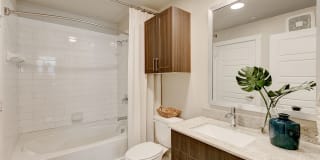 35 West at Champions Circle Apartments Gallery 11