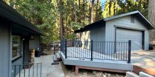 Charming 3-Bedroom Mountain Home with Fenced Yard. Gallery 1