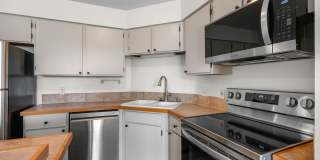 Spacious, Renovated Downtown Condo with Breathtaking Views of the City! Gallery 6