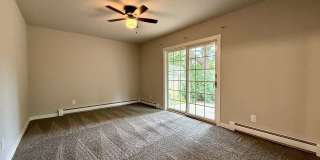 Stylish 3-Bedroom Remodel with Two Fireplaces and Mountain Views Gallery 31