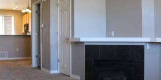 Stonegate Townhouse w/ 3 br/3 1/2 baths!! Gallery 8