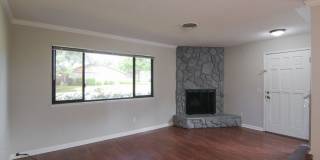 2 Bedroom Condo for Rent in Redding CA with Pool, Tennis Courts, Garage | The Bluffs Gallery 5