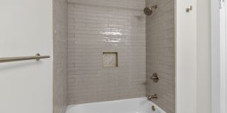 4638 North Hamilton Avenue Gallery 10