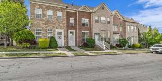 3 Bed Draper Townhome with Views Gallery 1