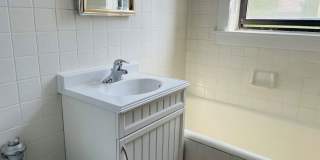 708 Seward Street Gallery 8