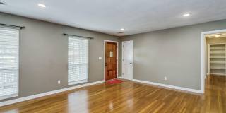 4 bedroom home in Cordova Park Gallery 7