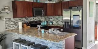 Tastefully updated 3bd/2.5bath townhome in Maili Gallery 1
