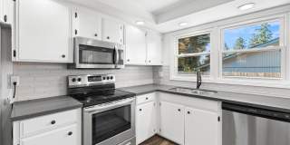 Stunning 4 Bedroom Columbia Highlands Home for Lease - 14103 SE McGillivray Blvd Gallery 12