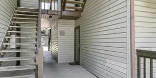 Modern First-Floor with Private Patio in Hampton Club Gallery 11