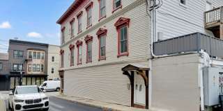 180 Spring St Gallery 16