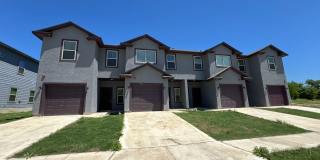 3-bedroom, 2.5-bathroom townhome in Live Oak! Gallery 1