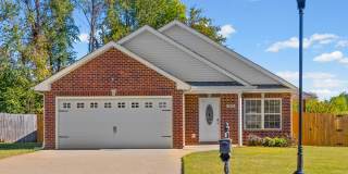 Pet Friendly Three Bedroom! Gallery 1