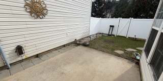 Charming 3BR Townhome in Sought-After Harrisburg Town Center Gallery 28