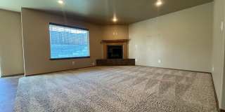 Beautiful Home available Now Gallery 5