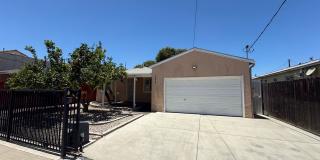 4 bedroom 2 1/2 bath  Home Gallery 1