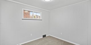 Stunning 3 bed, 2 bath home in East Hills available August 1! Gallery 9