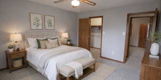 Spacious 3 bedroom w/ fenced yard Gallery 6