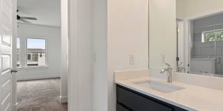 Beautiful 2 bedroom, 1.5 bathroom home in East Austin!!! Gallery 13