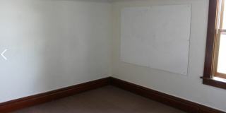 5 bedroom, 2 bath home available in York neighborhood! Gallery 11