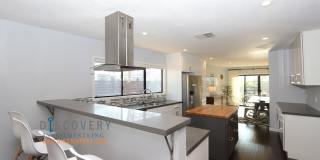 Centrally Located Mid-Century Contemporary Home Centrally Located Mid-Century Contemporary Home Gallery 8