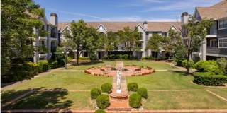 Beautiful 1 bed 1 bath with 1 car garage! Gallery 51