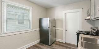 MOVE IN SPECIAL* $250 Off First Full Month's Rent OR Free 55in TV! Gallery 4