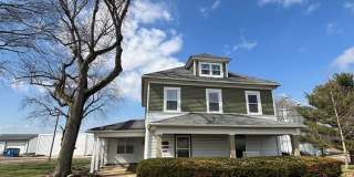 4 Bedroom, 2 Bathroom House Gallery 1