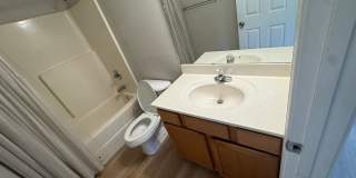 Single-Level Living in an Unbeatable Location Gallery 22