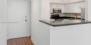 1420 Brickell Bay Dr Gallery 5