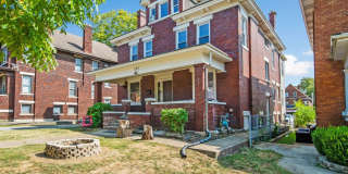 Massive Newly Renovated 11-Bedroom House on E. 14th  – Prime Campus Location! Gallery 3