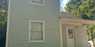 2/2 House 1 mile from campus and the square Gallery 1