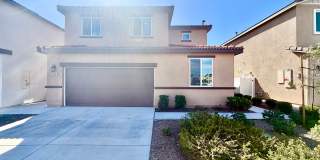 Modern 4 Bedroom 3 Bathroom Home with Solar! Gallery 1