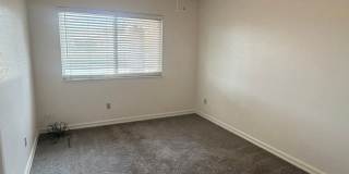 Charming 3 bedroom 2 bathroom home located in Hanford Gallery 20