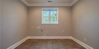 Room in 5 Bedroom Home at Feldspar Way Gallery 17