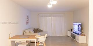 2200 S Cypress Bend Dr Gallery 5