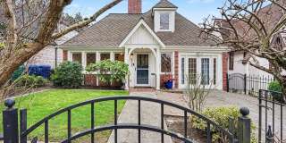 5bd/2.5ba Seattle Home Gallery 1