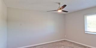 Spacious 3-Bedroom Condo with Finished Basement & Private Fenced Yard! Gallery 10